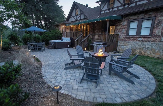Dog Friendly, Hot Tub & Fire Pit