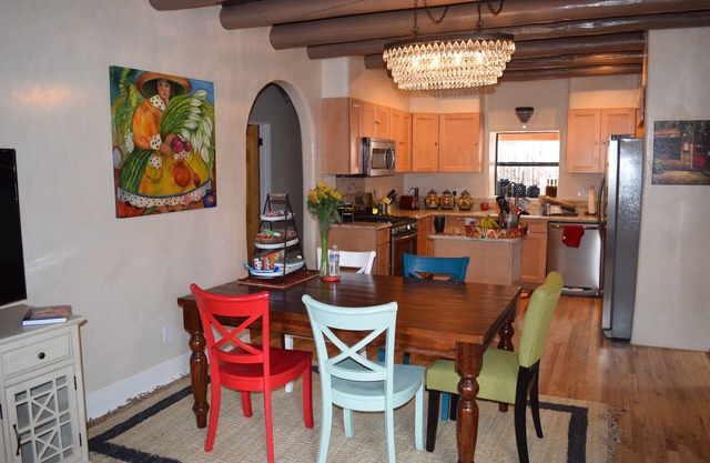 Dog Friendly House Schritte vom Railyard! Prüfen Sie VRBO # 824090 für casita