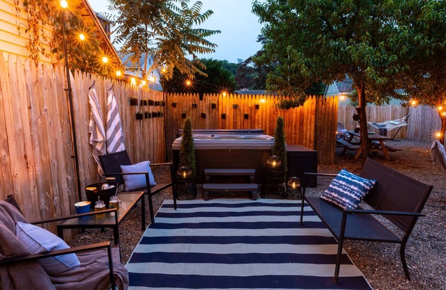 Dog-Friendly Hudson Valley Escape with Hot Tub & Jacuzzi
