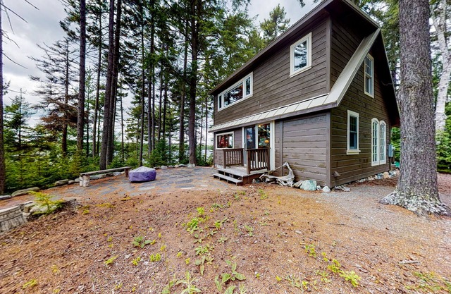 Dog-Friendly Lakefront Cabin w/ a Full Kitchen, Firepit, & Gas Grill