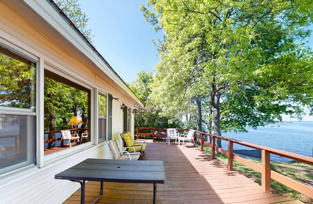 Dog-friendly, lakefront home with amazing Lake Champlain views, deck & firepit