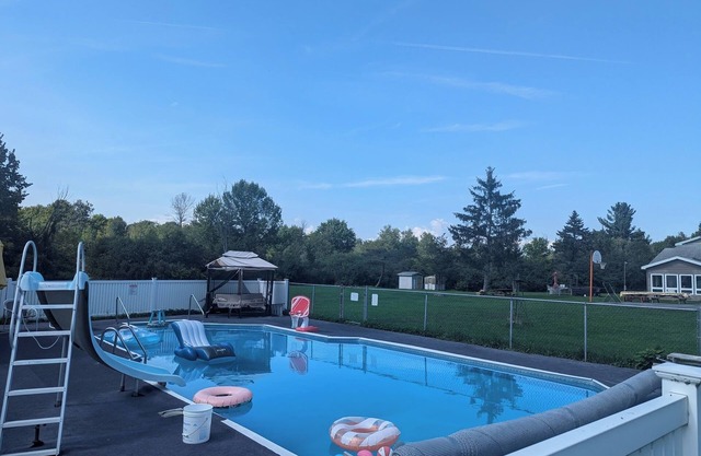 Dog-Friendly large rural Estate just outside Alex Bay with hot tub and pool!