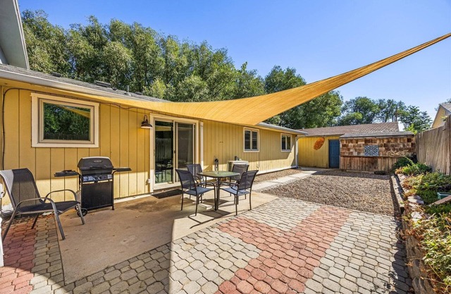 Dog Friendly Light & Bright Space w/ Patio & BBQ | > 10 min Drive to Downtown & BSU