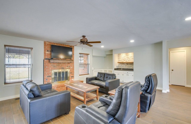 Dog-Friendly Norman Vacation Rental ~ 2 Mi to OU!