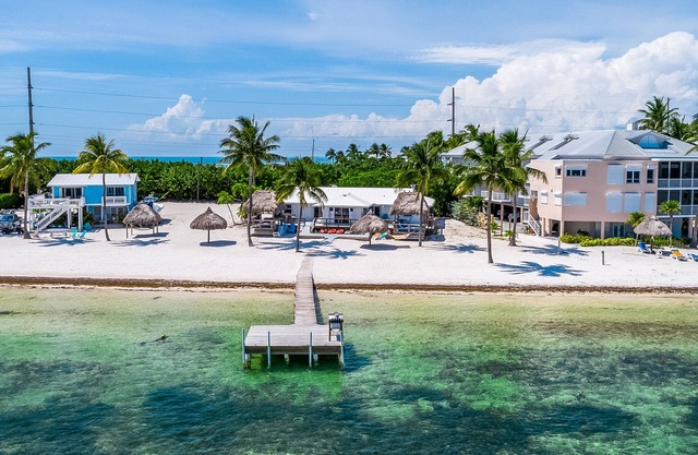 Hundefreundlich, Duplex direkt am Meer mit eigenem Zugang zum Strand und Dock!