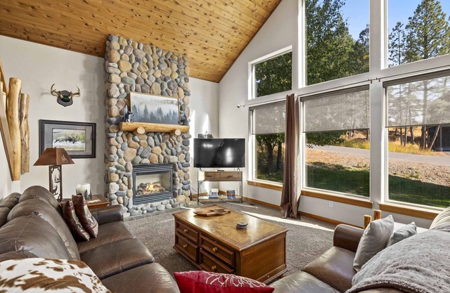 Dog-Friendly Ronald Vacation Rental Cabin!