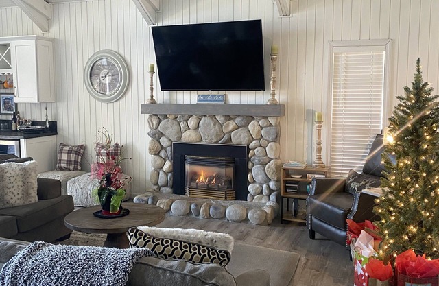 Dog Friendly Ski Retreat in Tahoe Keys 3 BR 2 BA w/fireplace & water view