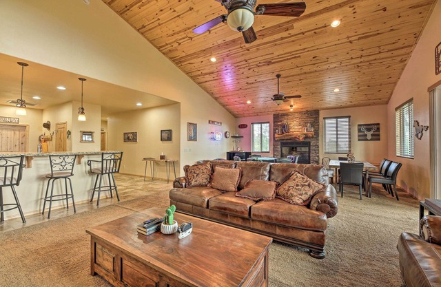 Dog-friendly Show Low Cabin w/ Deck & Views!