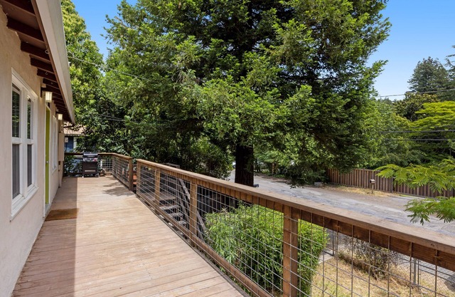 Dog-friendly wine country home with a backyard, fast WiFi, fireplace