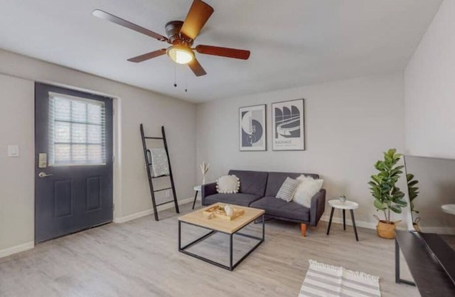 ⟫ Dog Run & Courtyard 2 Bedroom Apt w/King Bed w/Washer & Dryer