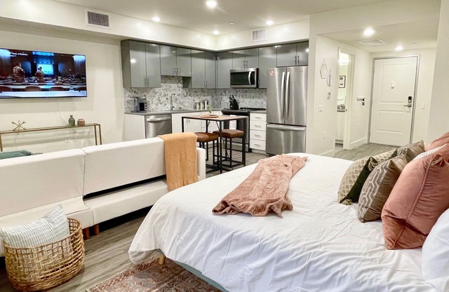 Designer furnished Downtown Elevator Work here Garage Park in-unit W/D