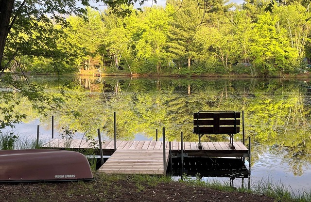 Dogs Welcome! Lake House. Close to Dells!