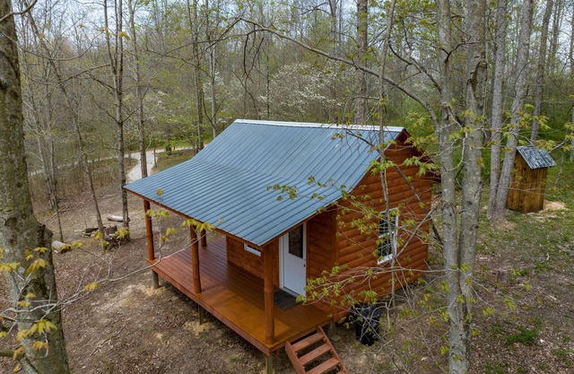 Dogwood Cabin - Off Grid
