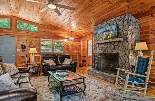 Dogwood Cabin w/ Dock!