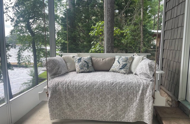 Dogwood Cottage at Lake Jordan