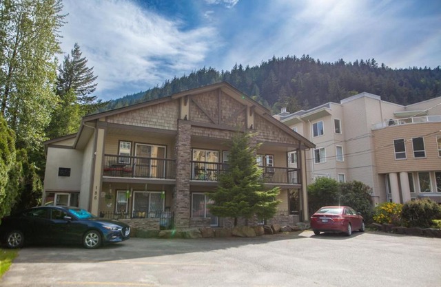 Dogwood Suite 2 Beds and Walkable to Lake