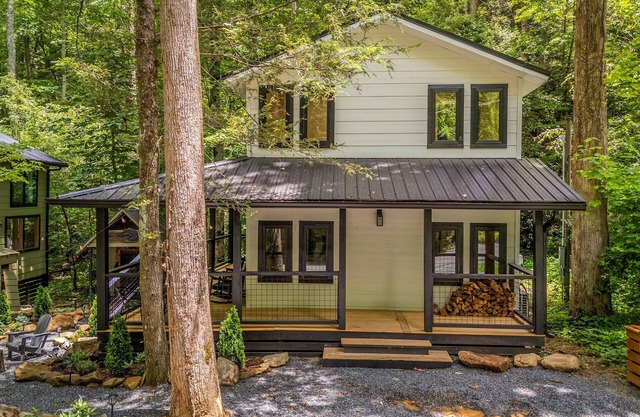 Dolly's Mountain Retreat | Brand New