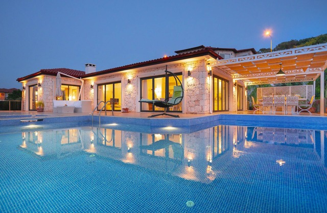DOLPHIN BAY VILLA, WUNDERBAR, GROSSER PRIVATER INFINITY POOL + JACUZZI, 8 PERSONEN