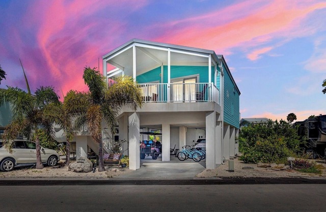 **DOLPHIN DAYDREAMS @ VENTURE OUT** New Home in Resort Community + LAST KEY SERV