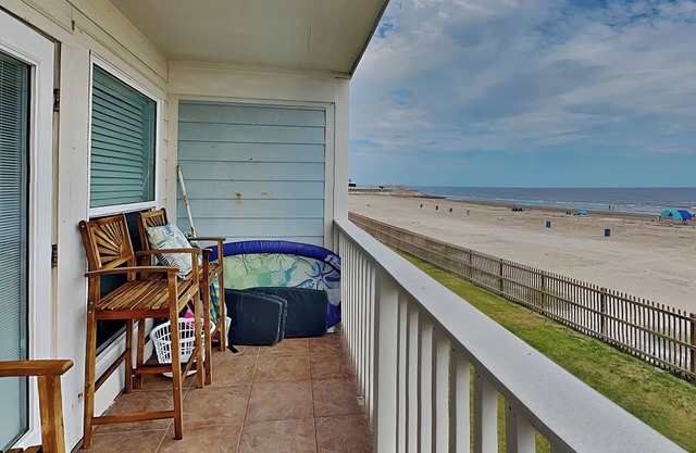 Dolphin Lair | Oceanfront + Pool