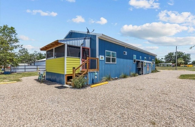 Dolphin Pod at Blue Haven is a 2 bedroom home in the heart of Steinhatchee