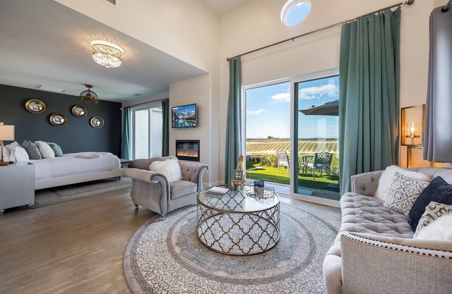 BRANDNEUES WEINGUT IM WEINLAND !! Private LUXUS Suite # 3