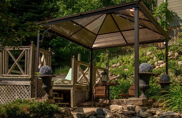 DOMAINE DU CAP CHARLEVOIX | River and mountain views