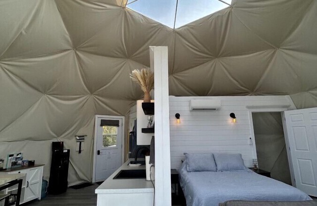 Dome 3 · Luxury Lakeside Dome Experience & Hot Tub