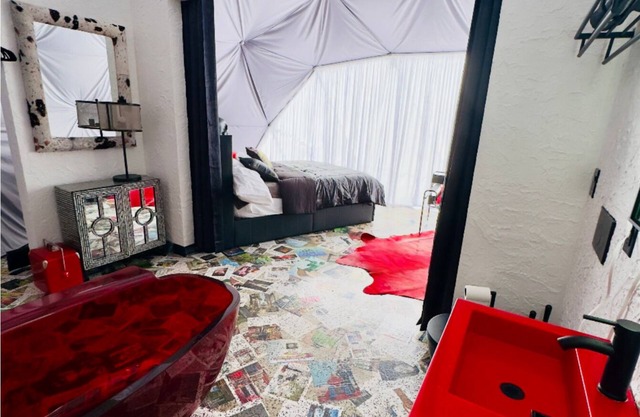 Dome 7: Rebel Rouge Retreat