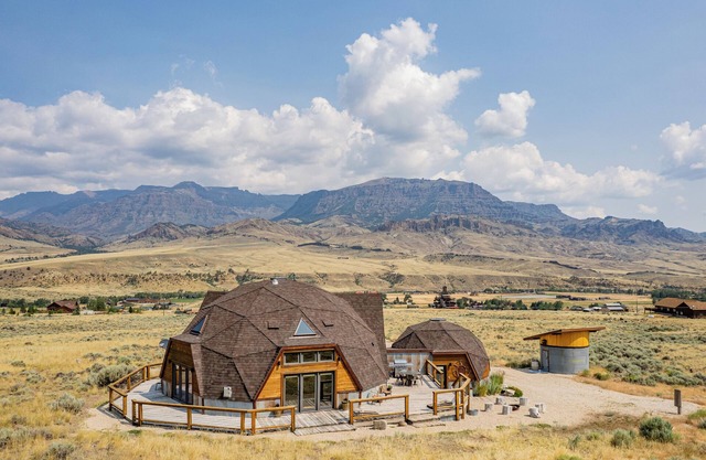 Einzigartiges Haus in der Nähe Yellowstone, mit Blick auf den Wapiti-Tal