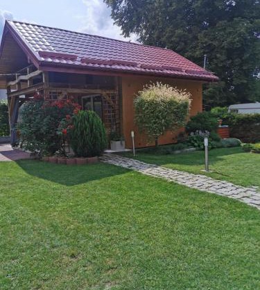 Domek nad jeziorem