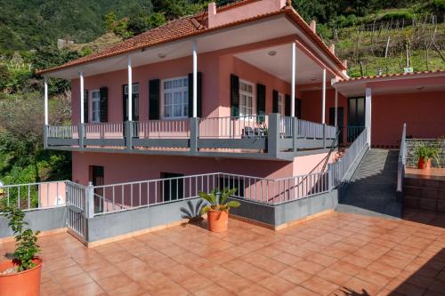 Domingos House - Valley View