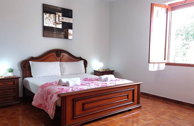 Domo de Istiu - Zwei Schlafzimmer Wohnung, Schläft 5
