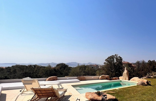 DOMO MEA - PORTO CERVO Your home with a view in Porto Cervo!