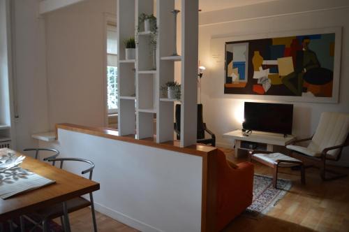 DOMUS B Corso Francia apartment
