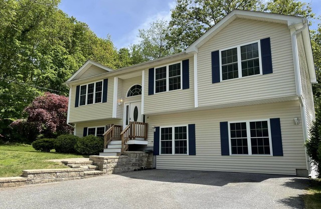 Don't miss this newly remodeled beach getaway with central A/C