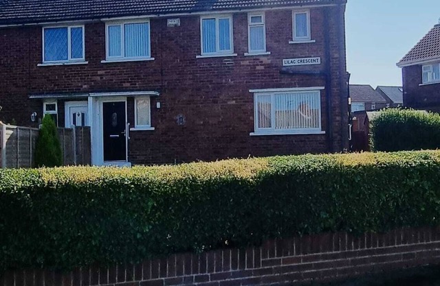 Doncaster-House-Sleeps8-Parking-Garden