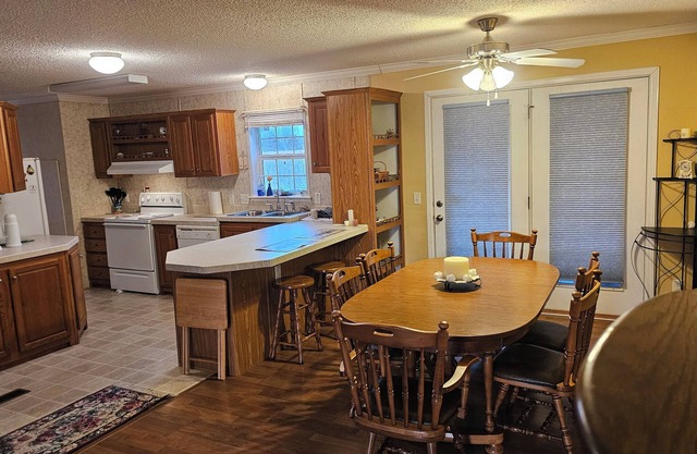 Doniphan/Current River 3br/2ba Rural Getaway 50 acre Ryan's Ranch