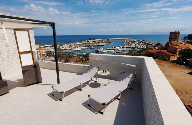 Donna Rosalía Sea View Apartment with terrace/solarium included.