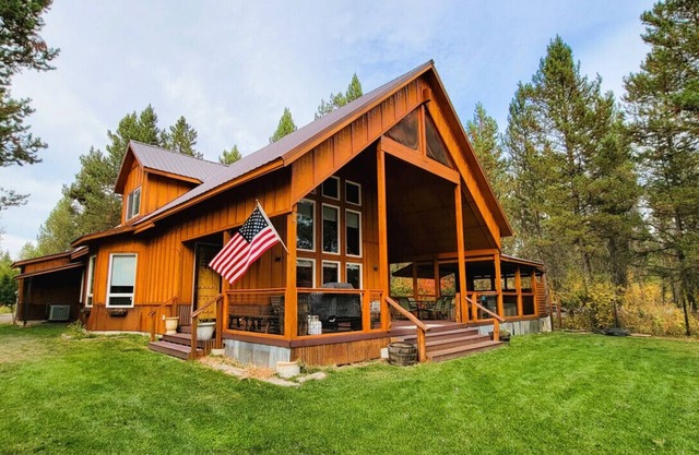 Family Cabin w/ Hot Tub on Wooded Acre-Near McCall