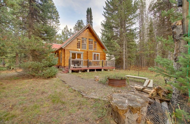 Donnelly Cabin w/ Private Deck: Near Lake Cascade!