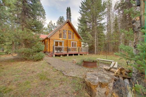 Donnelly Cabin with Private Deck Near Lake Cascade!