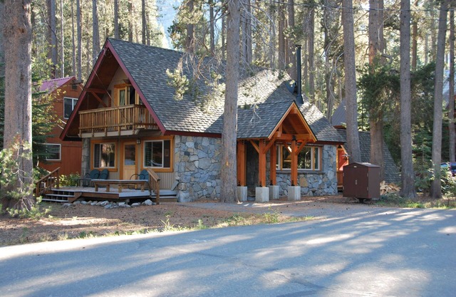 Donner Lake Charmer - West End Steinhütte