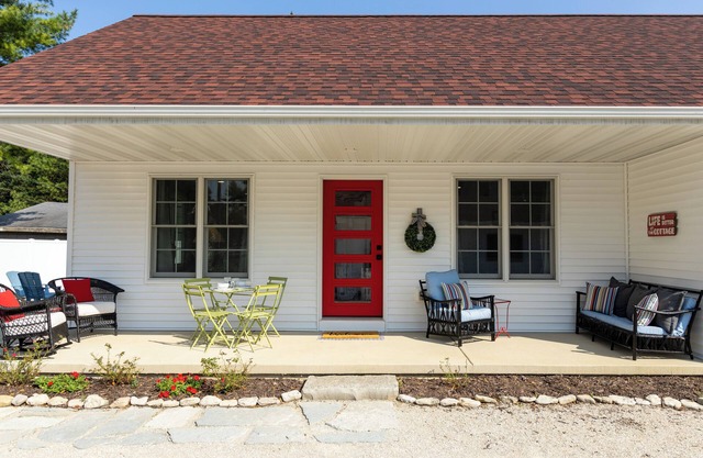Door County Cottage steps from Lake Michigan Beach in Jacksonport WI