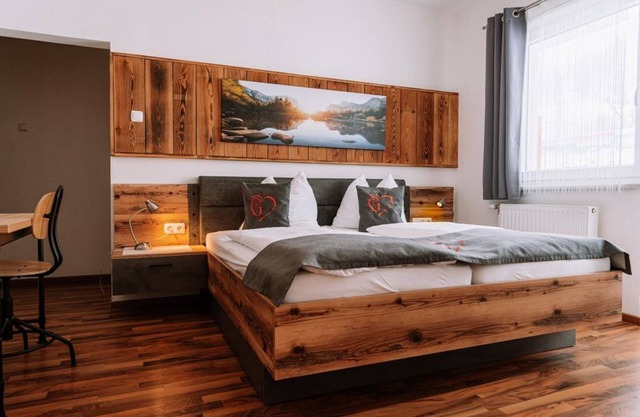 Doppelzimmer, Dusche, WC, Deluxe ohne Verpflegung - Gasthof Familie Gruber