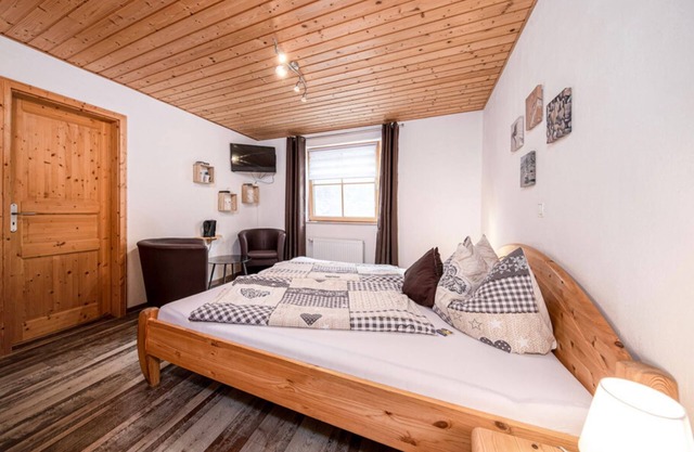 Doppelzimmer - Haus Toskana NJUALMS
