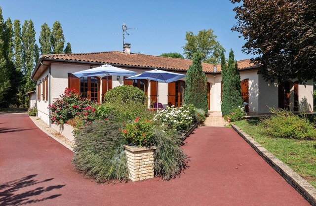 Schöne Villa mit privatem Garten in Pineuilh