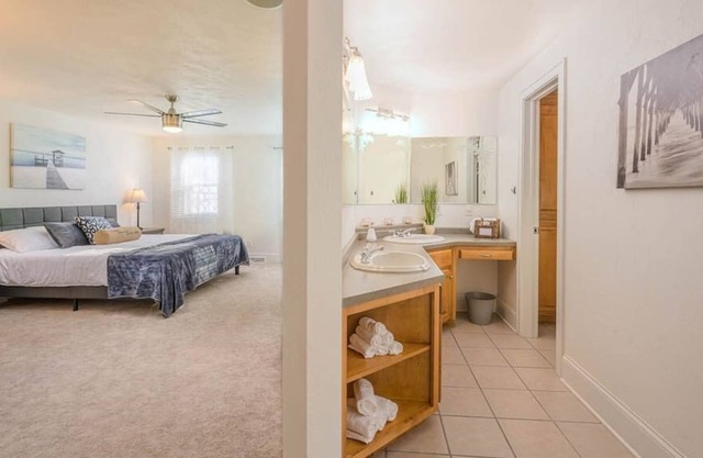 Doty Island Destination Home - Luxury Living