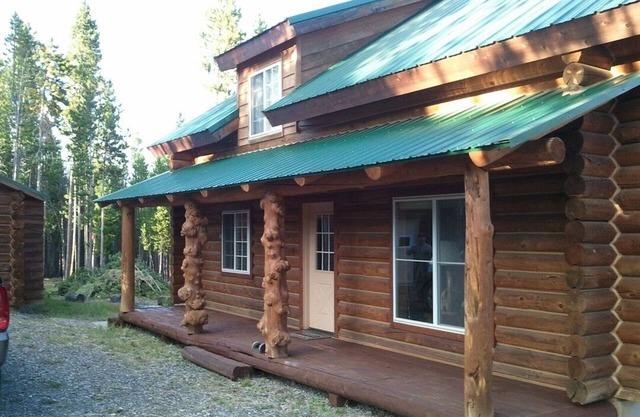 Double D Mountain Escape Family Cabin Close to Yellowstone!