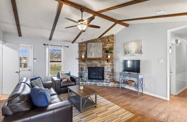 Double Diamond Rentals - Cozy Home for Travelers